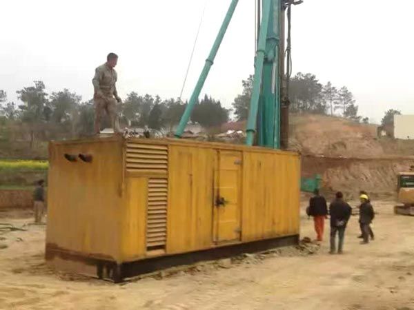 万宁如何判断水冷式机油散热器密封件是否需要更换?